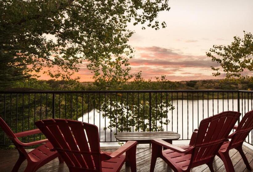 مبيت وإفطار Blue Lake Ranch