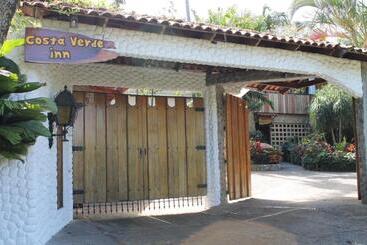 هتل Costa Verde Inn