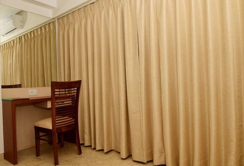فندق Monarch Center Point Near Dahanu Beach, Bordi