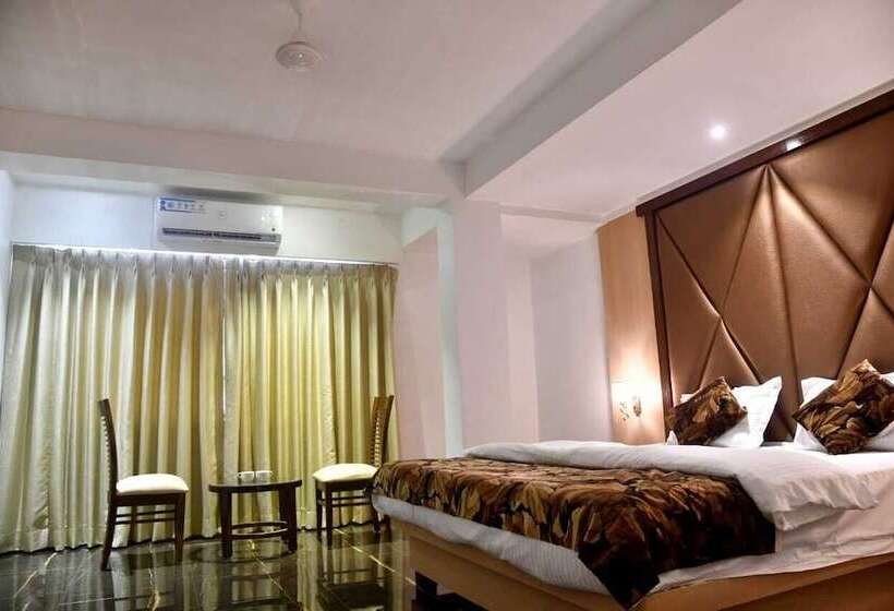 فندق Monarch Center Point Near Dahanu Beach, Bordi