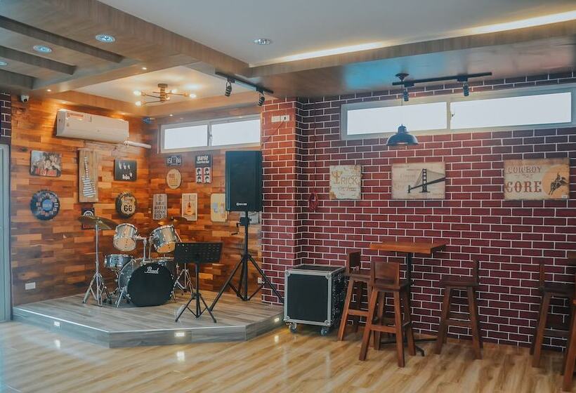 호텔 Villa Mj Maristela Beach Resort