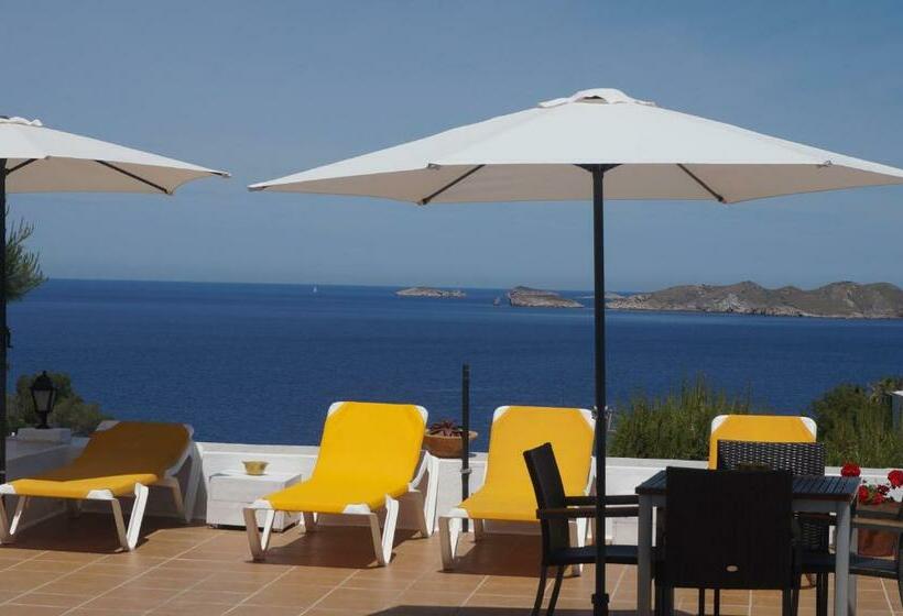 بنسيون Hostal Cala Moli