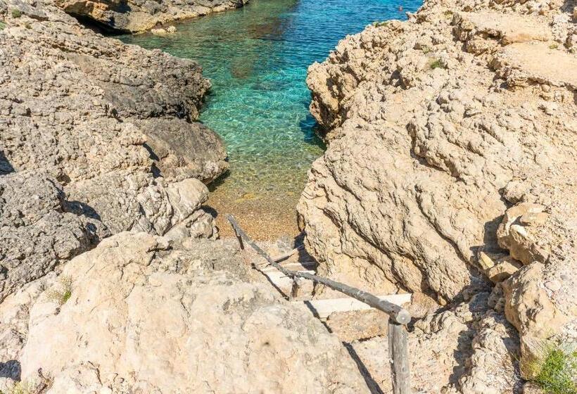 بنسيون Hostal Cala Moli