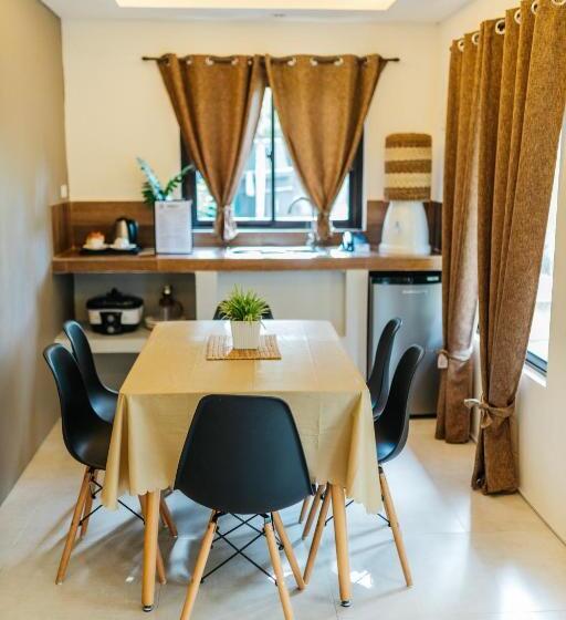 Spacio Caliraya Bed & Breakfast