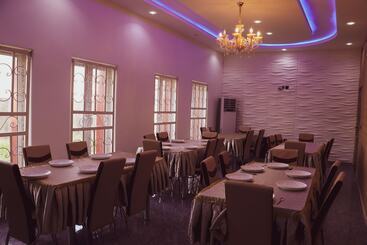 هتل King Daken Diplomatic Suites