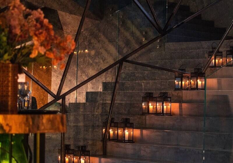 Отель Maison & Chateau Copsa