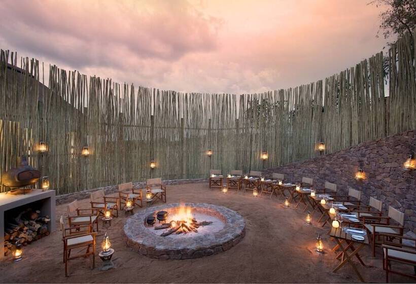 هتل Mhondoro Safari Lodge & Villa