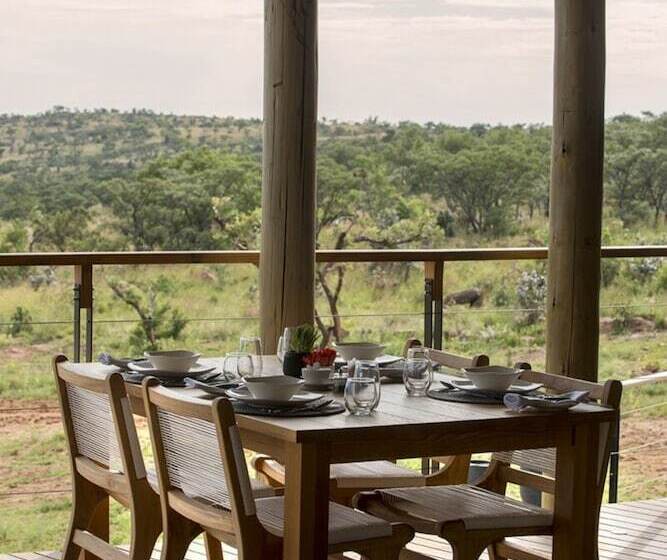 هتل Mhondoro Safari Lodge & Villa