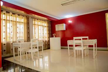 پانسیون Empathy Manor
