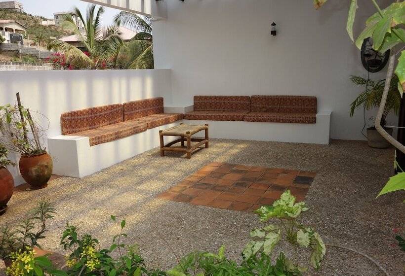 پانسیون Villa Teranga