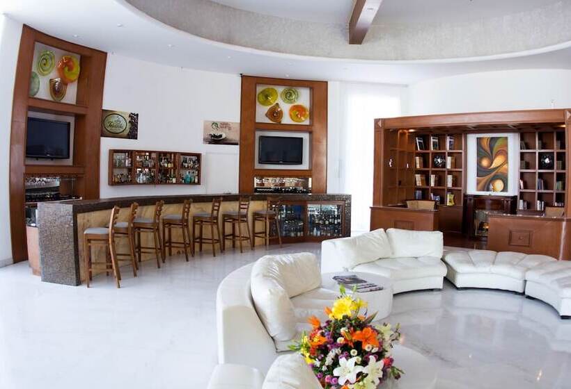 هتل Bel Air Business Salamanca, Trademark By Wyndham