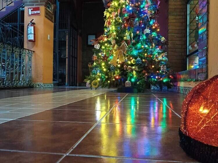 هتل Boutique Posada La Casona De Cortés