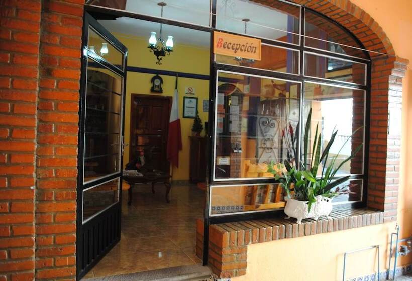 هتل Boutique Posada La Casona De Cortés