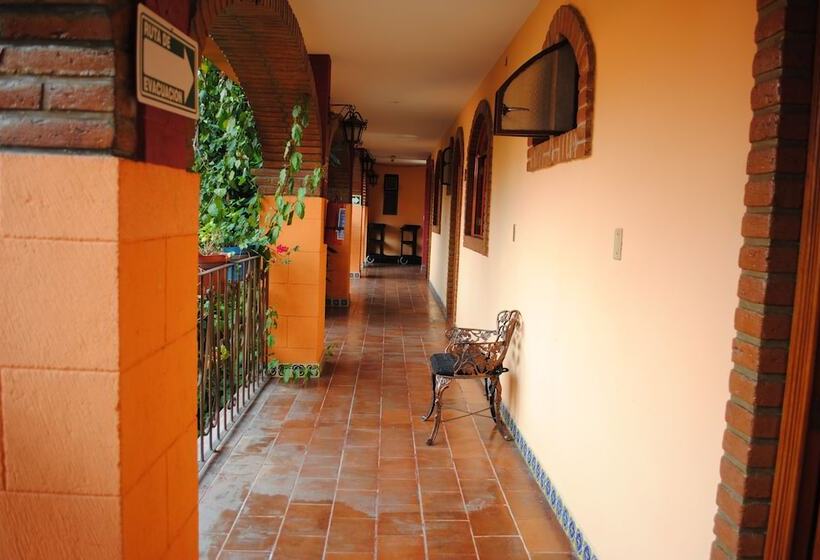 هتل Boutique Posada La Casona De Cortés