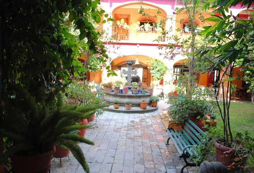 هتل Boutique Posada La Casona De Cortés