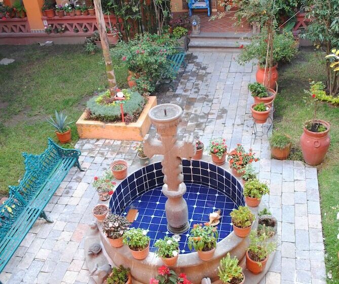 هتل Boutique Posada La Casona De Cortés