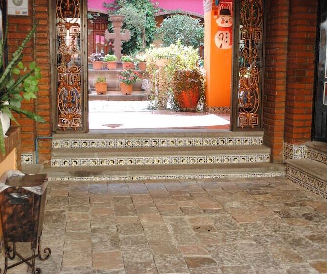 هتل Boutique Posada La Casona De Cortés