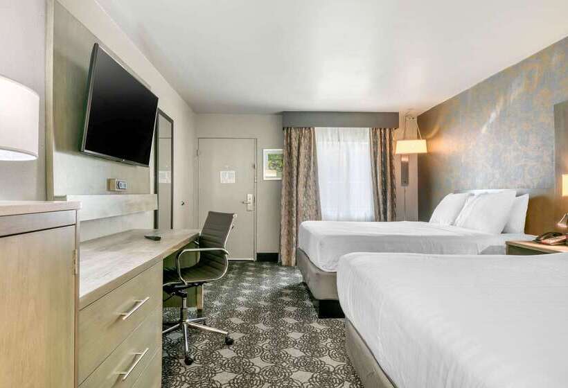 酒店 Clarion Inn