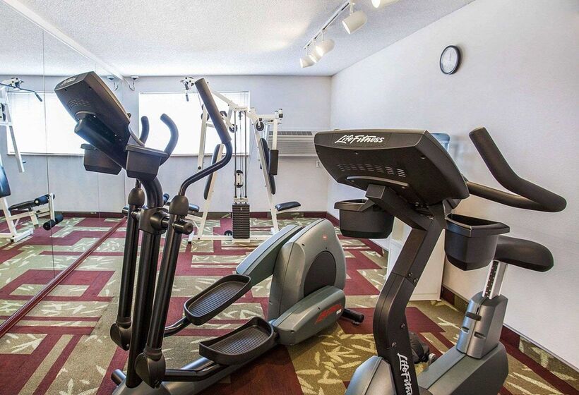 هتل Quality Inn Kirkland