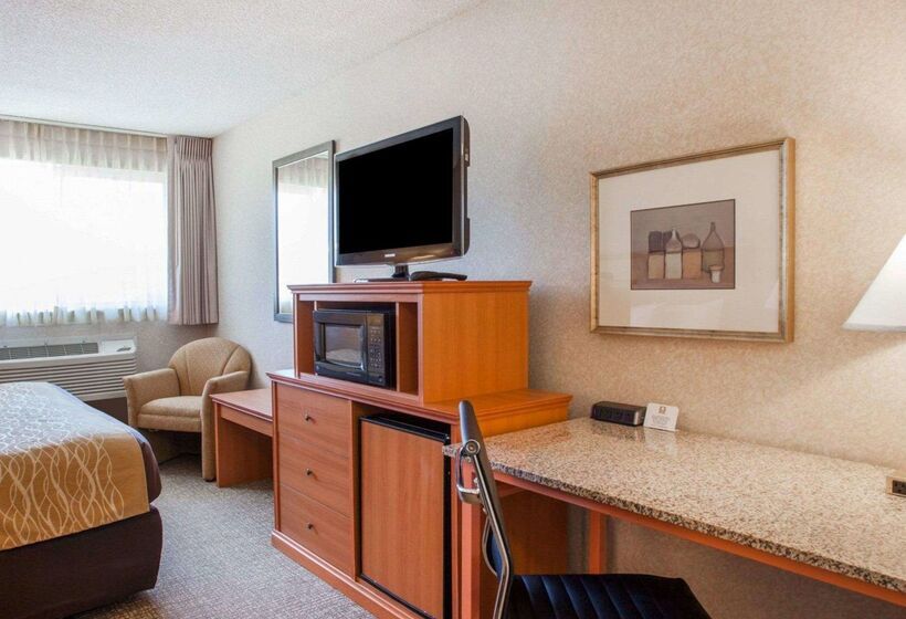 هتل Quality Inn Kirkland