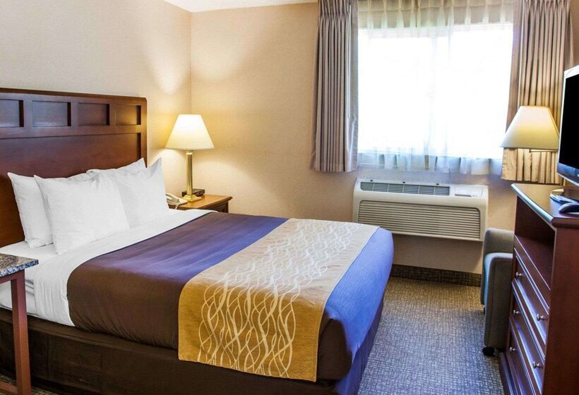 هتل Quality Inn Kirkland
