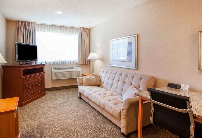 هتل Quality Inn Kirkland