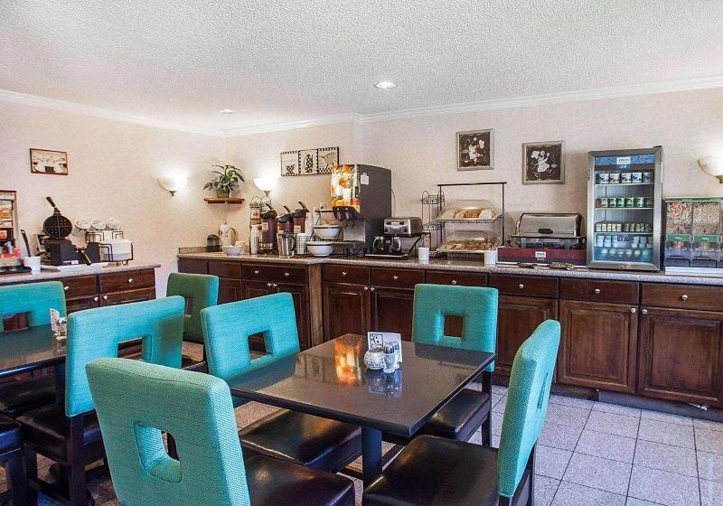 هتل Quality Inn Kirkland
