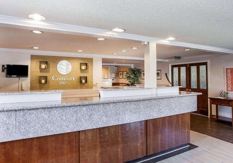 هتل Quality Inn Kirkland
