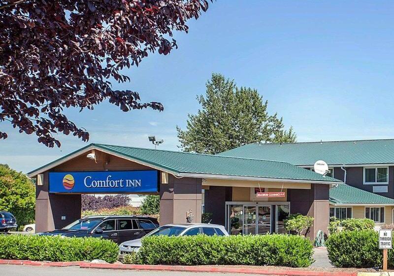 هتل Quality Inn Kirkland