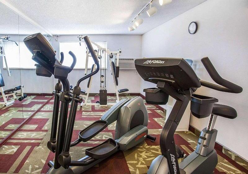 هتل Quality Inn Kirkland