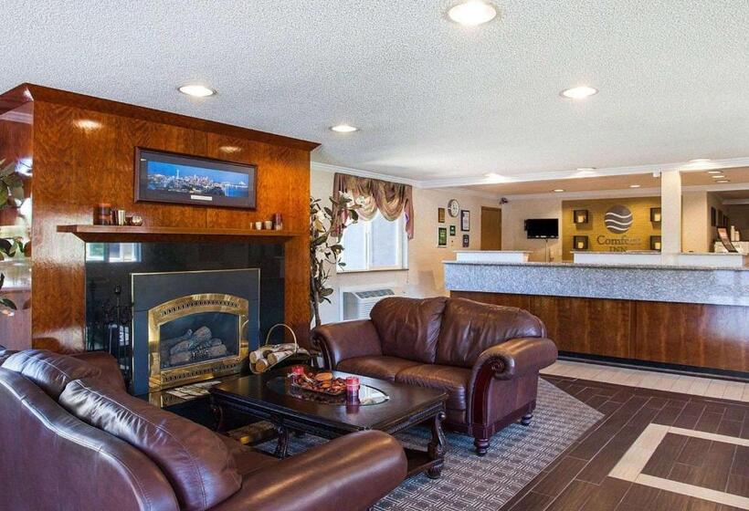 هتل Quality Inn Kirkland