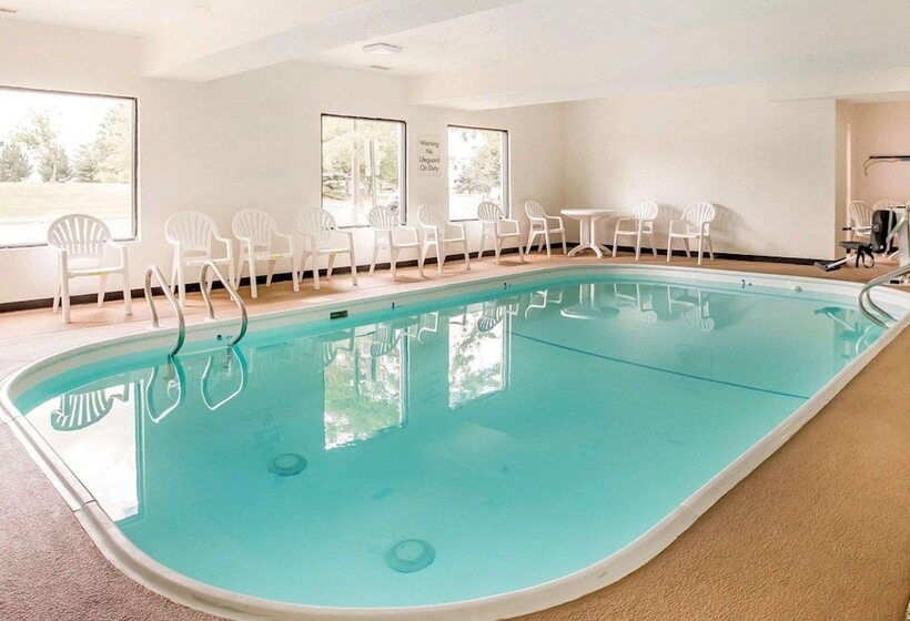 Отель Comfort Inn & Suites Near Tinley Park Amphitheater