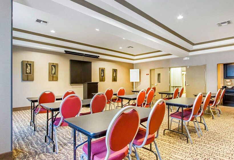 هتل Comfort Suites