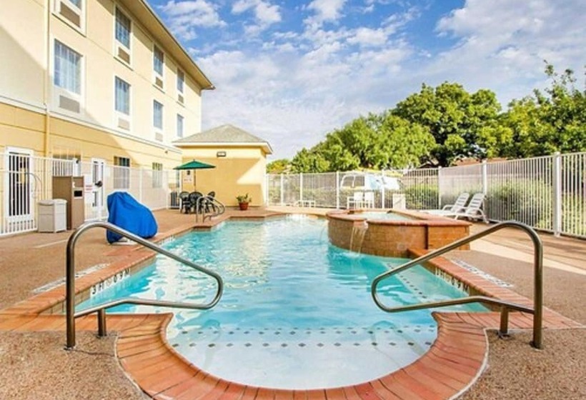 هتل Comfort Suites  Abilene