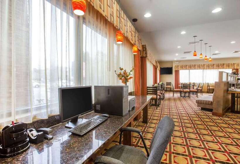 هتل Comfort Suites Golden Isles Gateway