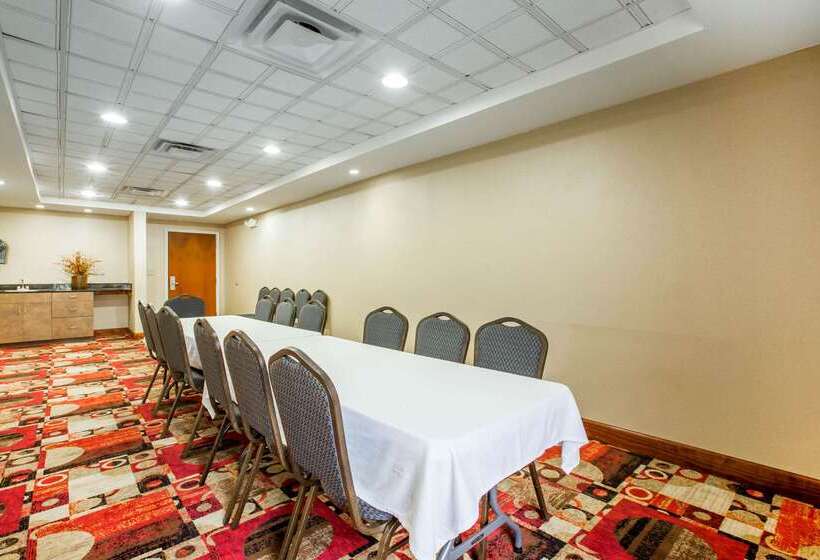 هتل Comfort Suites Golden Isles Gateway