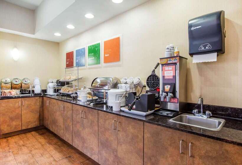 هتل Comfort Suites Golden Isles Gateway