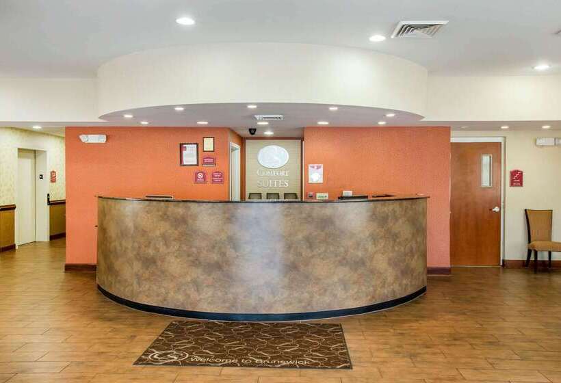 هتل Comfort Suites Golden Isles Gateway