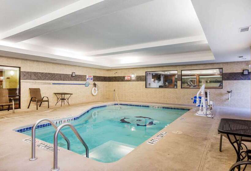 هتل Comfort Suites Golden Isles Gateway