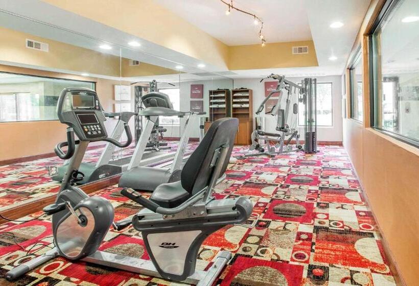 هتل Comfort Suites Golden Isles Gateway