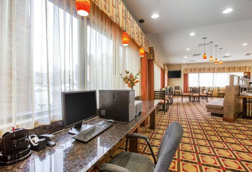 هتل Comfort Suites Golden Isles Gateway