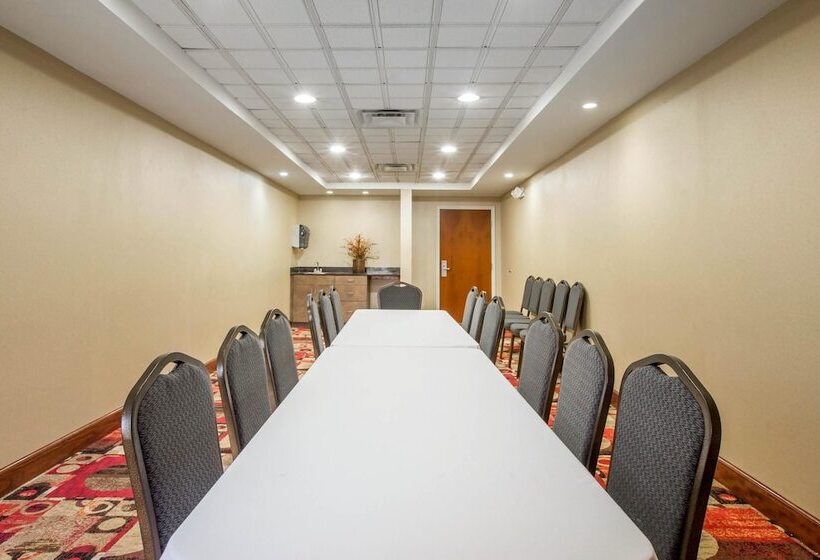 هتل Comfort Suites Golden Isles Gateway