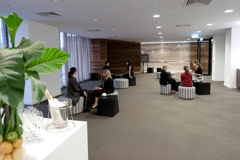 호텔 Dandenong Central Apartments Official