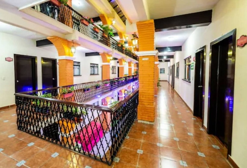 Hotel Del Carmen, En El Centro De Tuxtla