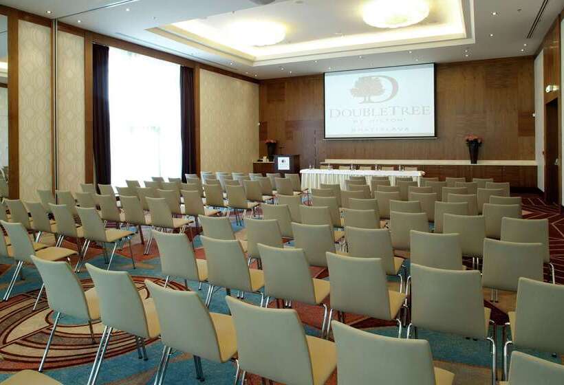 هتل Doubletree By Hilton Bratislava