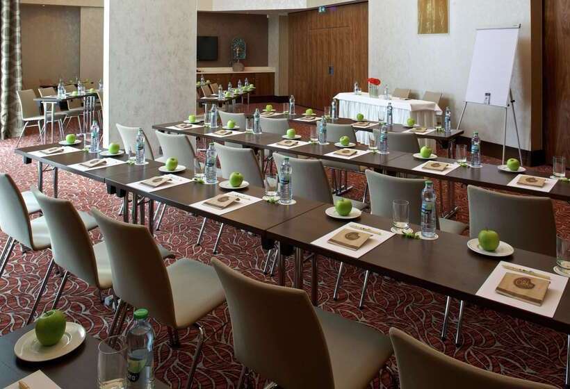 فندق Doubletree By Hilton Bratislava