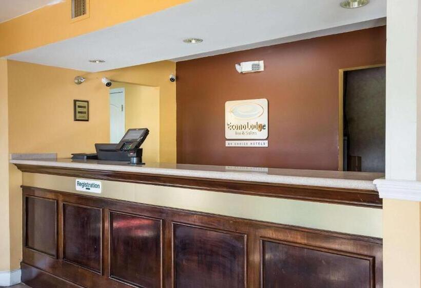 Hotel Econo Lodge Inn And Suites I65