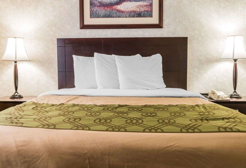 هتل Econo Lodge & Suites