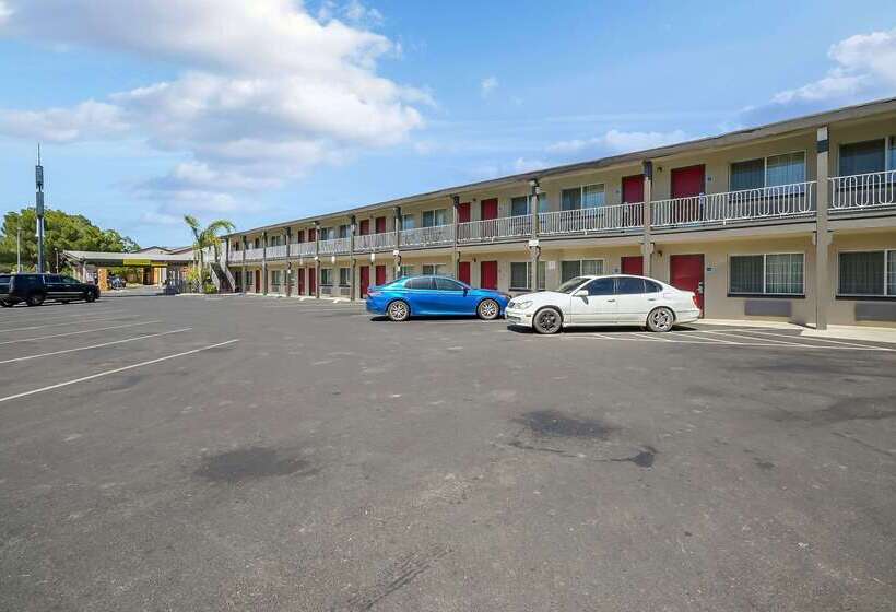 هتل Econo Lodge Woodland Near I 5