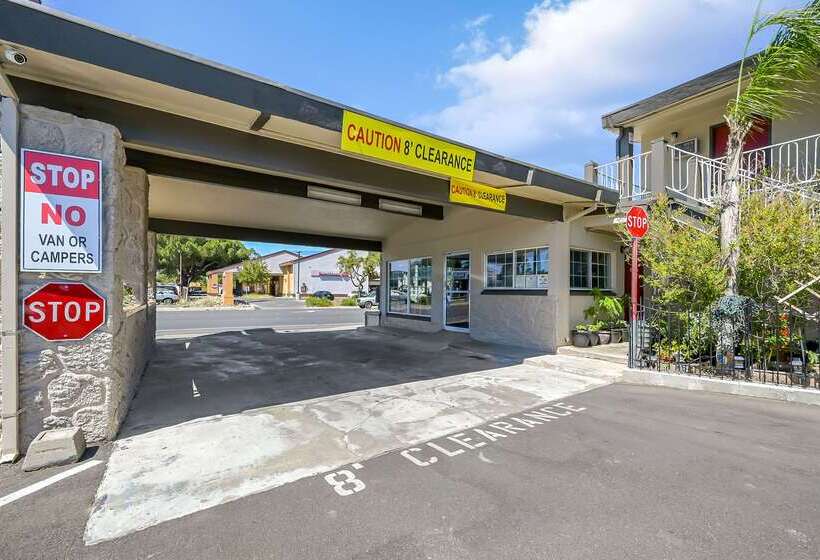 هتل Econo Lodge Woodland Near I 5
